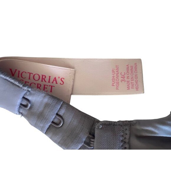 Victorias Secret Bundle of 2 Push-Up Bras - Picture 4 of 7